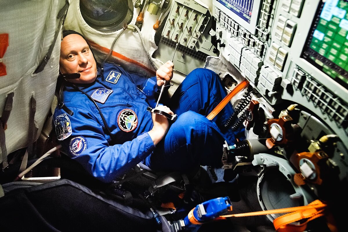 день космонавтики гагарин поехали. олег кононенко летчик-испытатель. гагарин роскосмос. гагарин ссср. первый полет в космос.