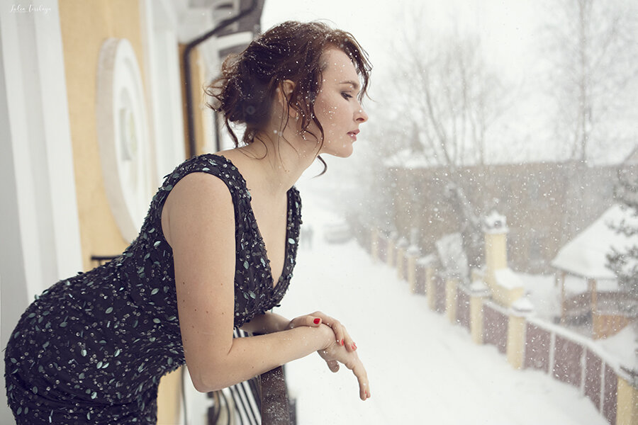 В этот день в городе падал белый пушистый снег и вокруг была по настоящему зимняя сказка ,что придавало фотографиям еще больше красоты и настроения