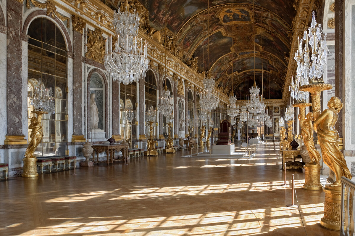 Продолжаем разговор о классическом искусстве. Когда люди слышат слово «барокко», они представляют себе что-то пышное, роскошное, богатое – ну, вот примерно как эта зеркальная галерея в Версале.