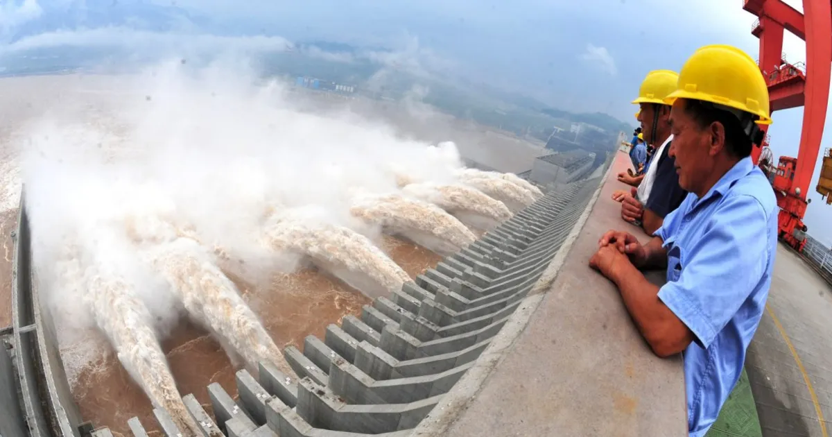 Как крупнейшая дамба в Китае чуть не изменила земную ось: история ГЭС «Три 