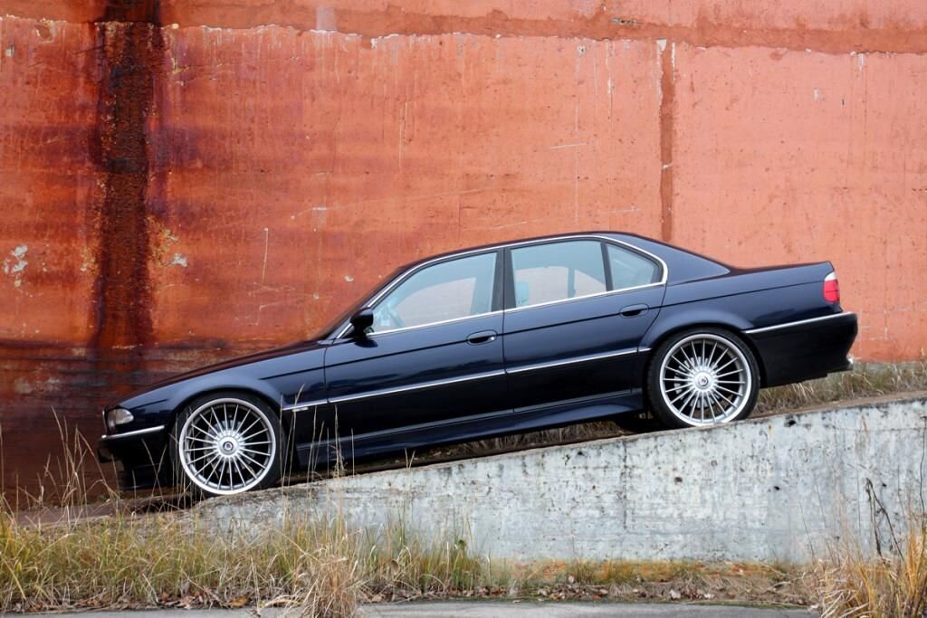BMW E38 740i