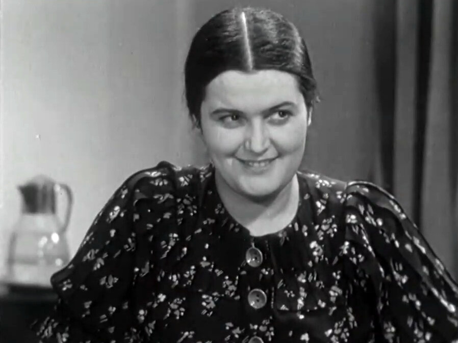 валентина серова 1939. сериал с памелой андерсон девушки с характером. девушка с характером год. женщина сильнее мужчины. девушка с характером год.