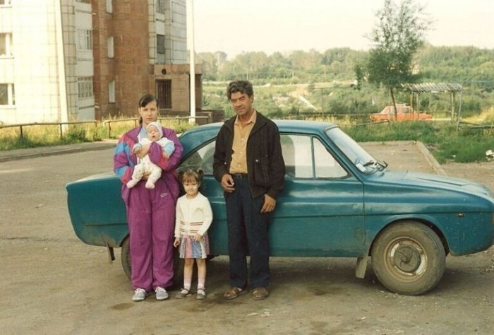 1994 год. Пермь. Мужчина с внучками и детьми.