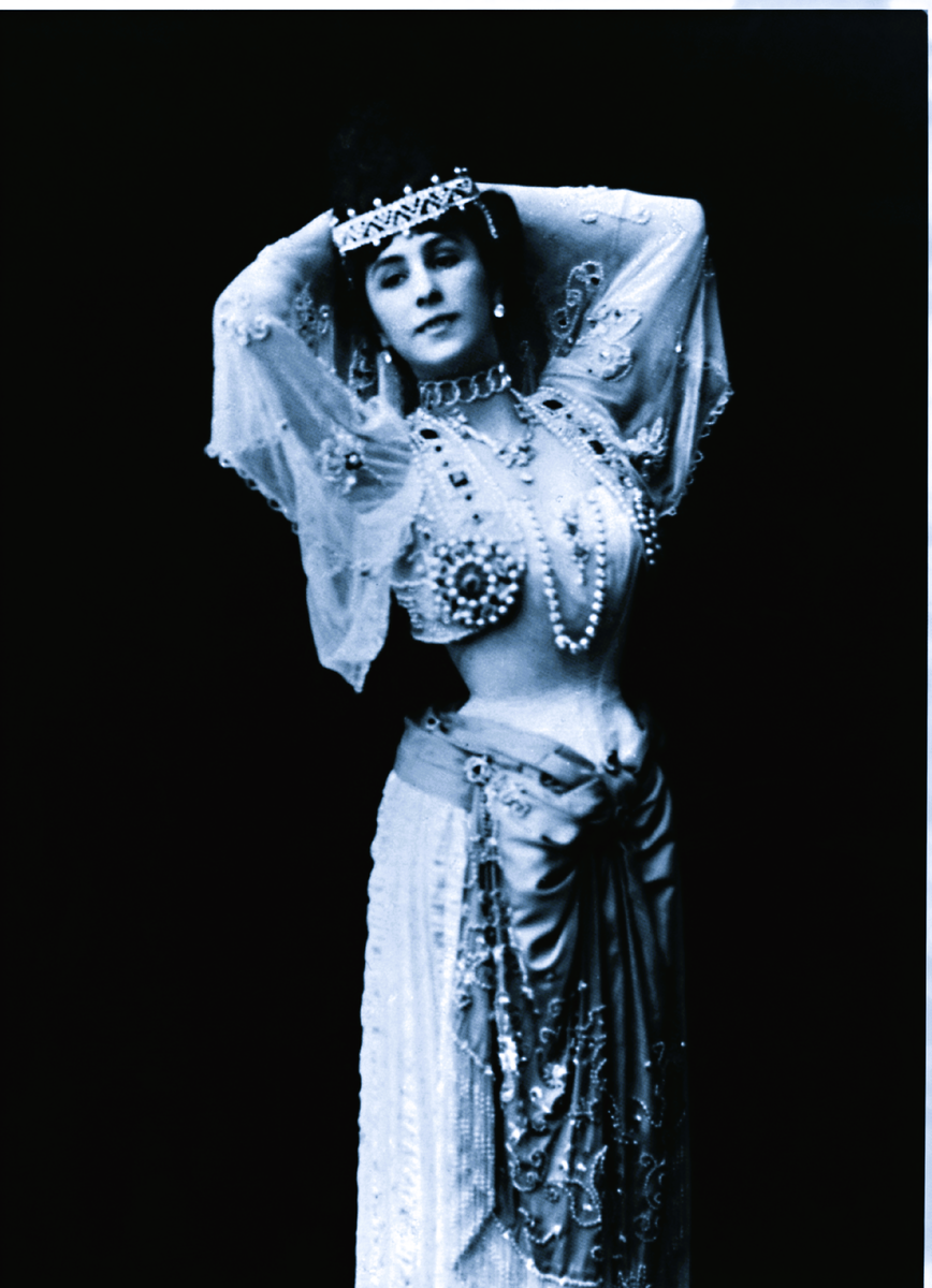 Матильда Кшесинская, заслуженная артистка Императорских театров.