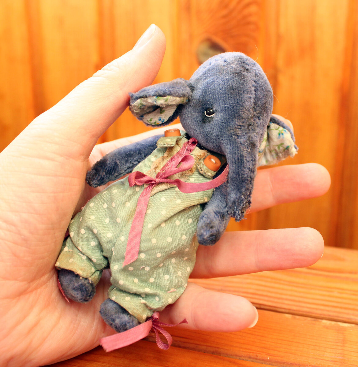 Рады представить вам героев нашего нового пошива – миниатюрных слонят ростом 10-11 см! 