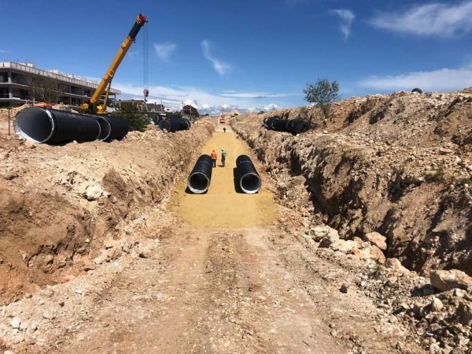 Строительство КОС "Южные" в Севастополе, прокладка коллектора. Источникt.me/adventureguber