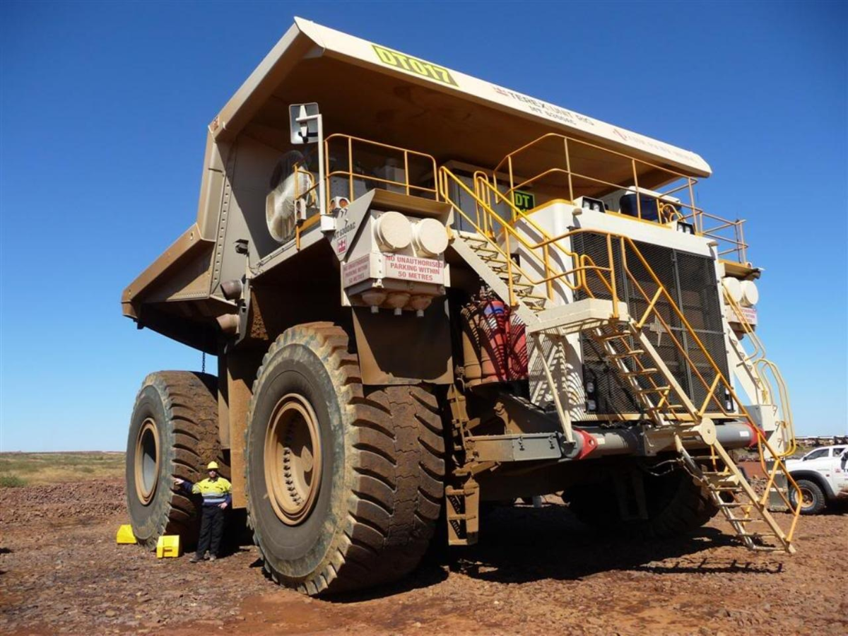 Огромный грузовик. Bucyrus mt6300ac. Самосвал Terex MT 6300ac. Карьерный самосвал Liebherr t282b. Unit Rig MT-6300ac.