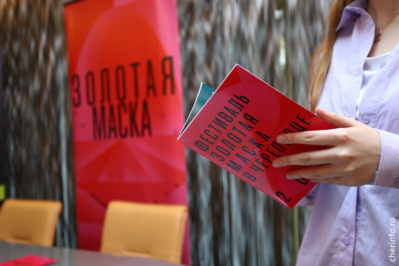    Спектакль прошел 22 октября на сцене Дворца металлургов. Постановка - участник театрального фестиваля "Золотая маска"