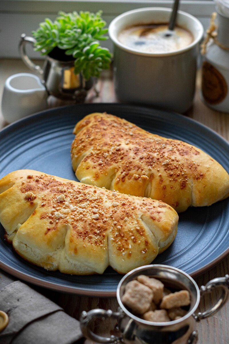 Выборгские булочки с вареной сгущенкой