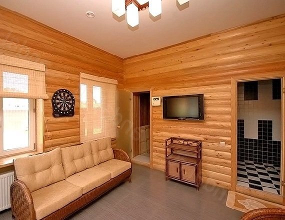 Отделка блок-хаусом комнаты.