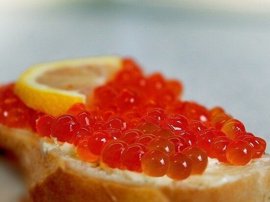     Врач рекомендовал есть не более 20 граммов икры в сутки даже здоровым людям. Фото: pixabay.com