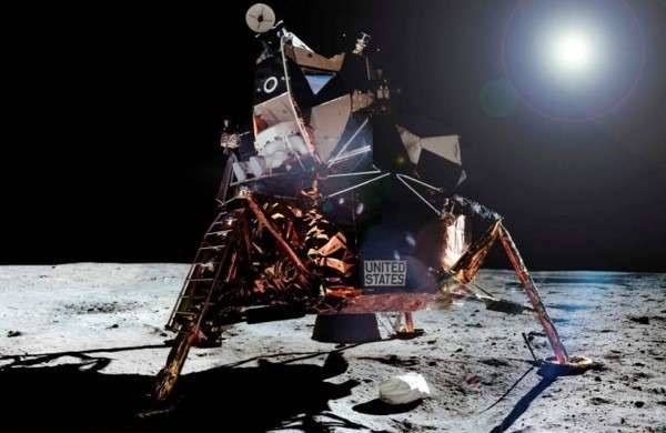 Фото №50 "Выход Эдвина Олдрина на поверхность Луны (AS11-40-5863-69HR).