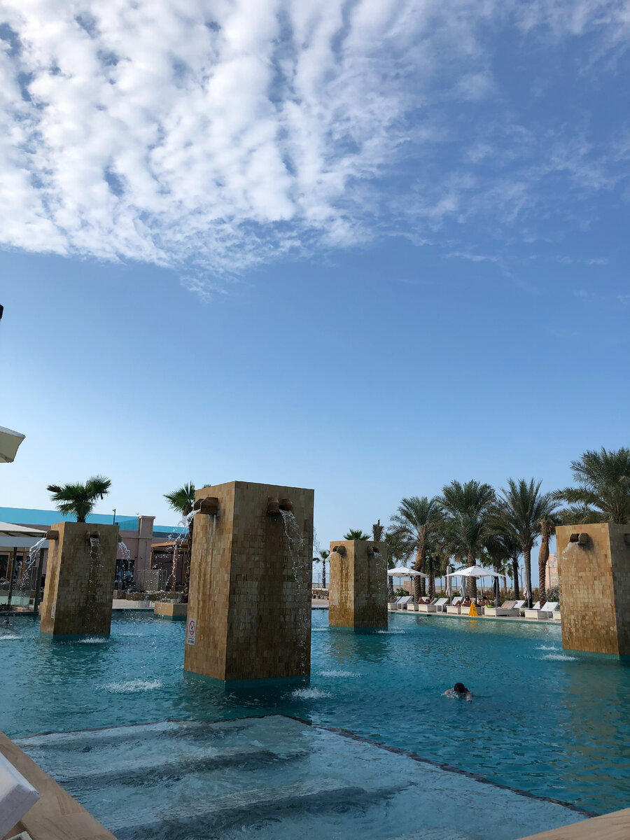  В этом году открылся новый  отель в  Абу - Даби.  Отели в  Абу- Даби появляются не так часто, как в Дубае.-2