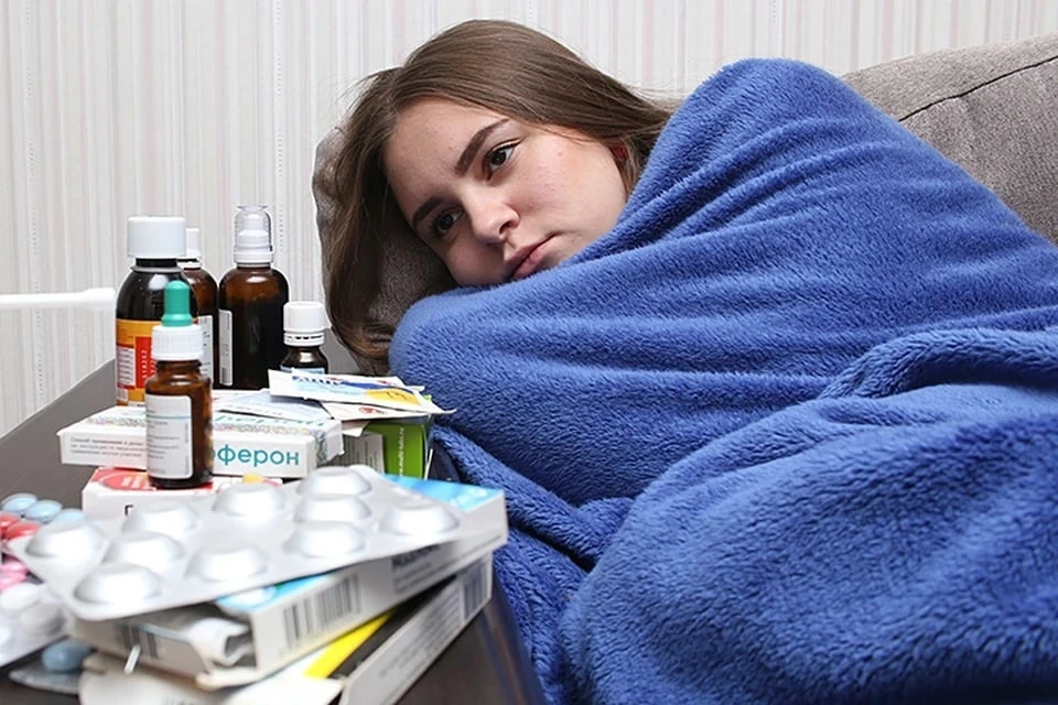 Много человек болеют. Больной ОРВИ. Эпидпорог ОРВИ. Болеет гриппом. Подросток болеет.