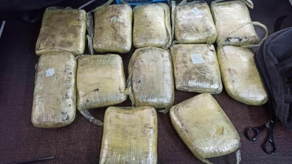     Силовики задержали на трассе под Волгоградом иностранца, перевозившего героин. Общий вес свертков составил порядка 12 килограммов.