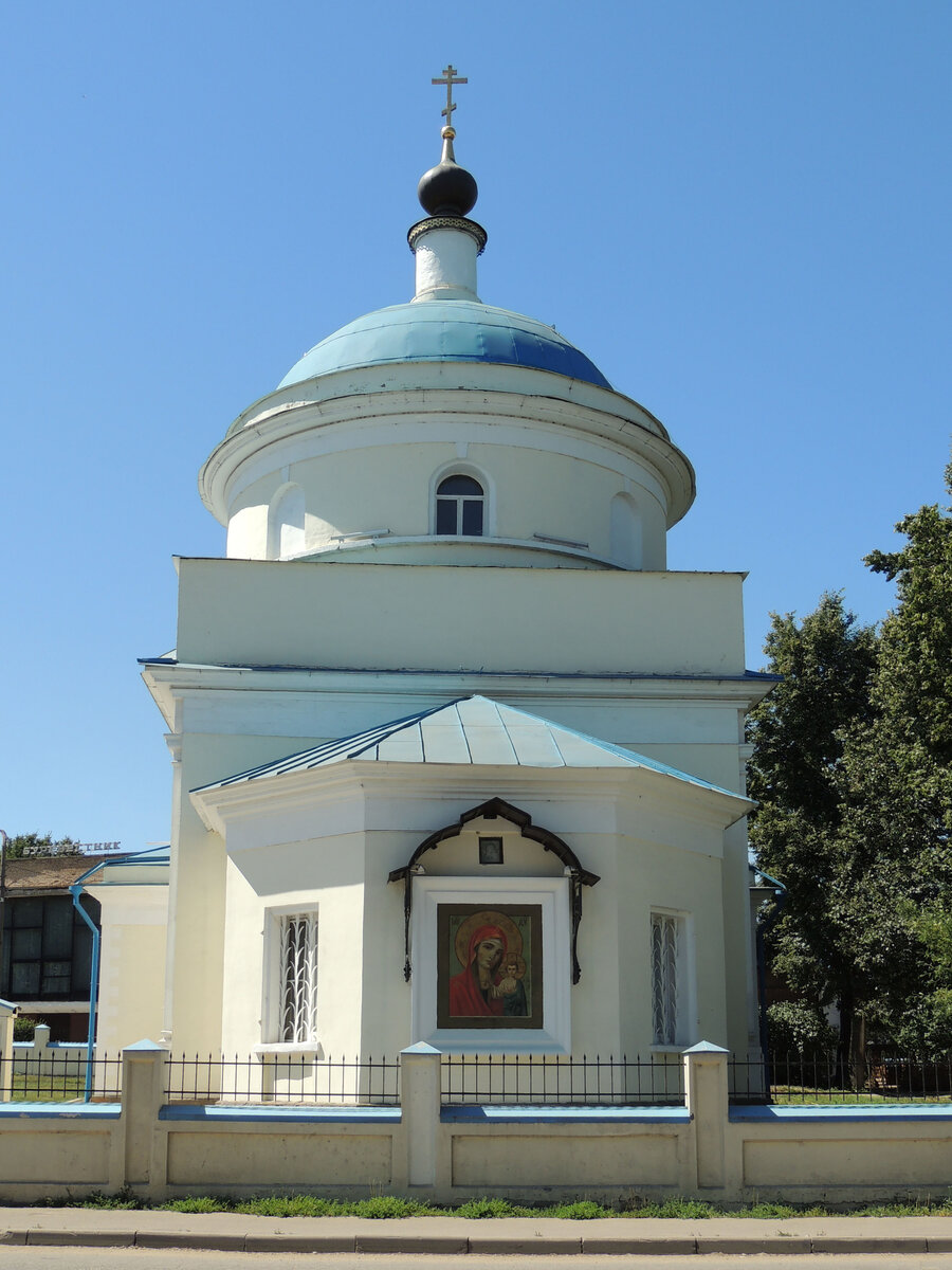 Село молоково. Церковь Казанской иконы Божией матери в Молоково. Храм Молоково Московская область. Казанский храм село Молоково. Храм в Молоково Ленинский район.