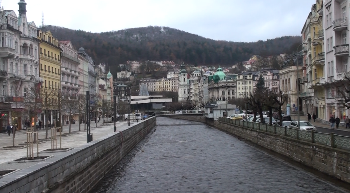 Вид в сторону питьевой галереи. Речка Тепла.