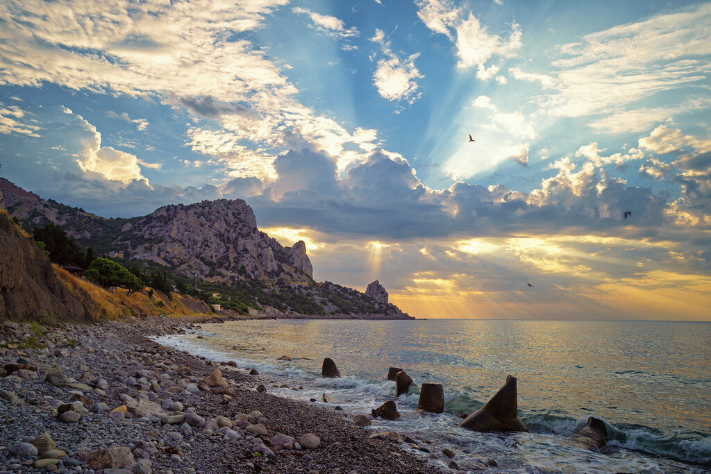 гора хамелеон коктебель. мыс айя форос. бухта тихая коктебель гора. тихая бухта гора хамелеон. мыс хамелеон.