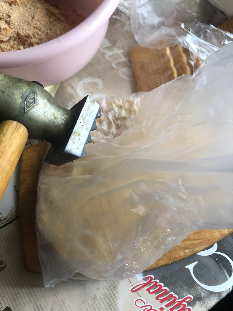 стучим молотком для мяса
