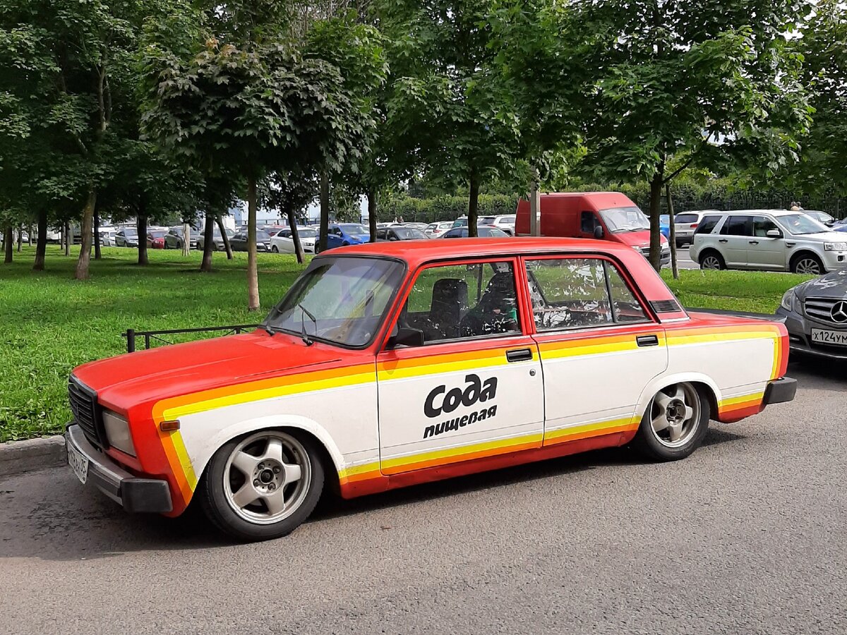 Эта машина приезжала на фестиваль ВКонтакте в парк 300-летия СПб