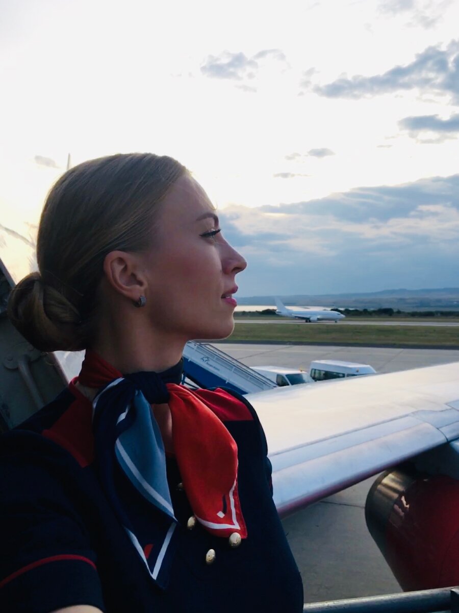Как бы ни была тяжела работа стюардессой, я все равно ее люблю. Фото сделано мной тёплым вечером в Бургасе 