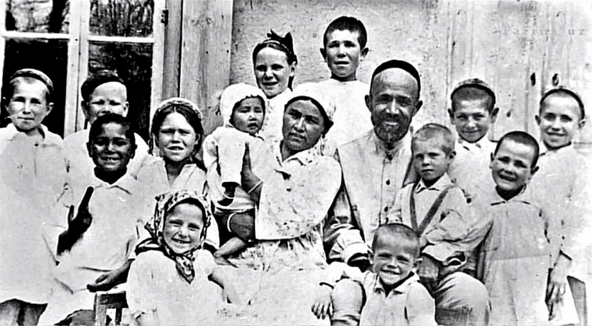 Из семейного архива Шамахмудовых(1944г.)