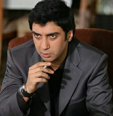 Неджати Шашмаз 