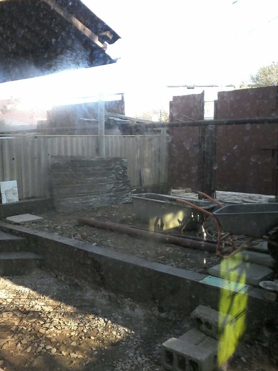 Сделал ступени вниз.