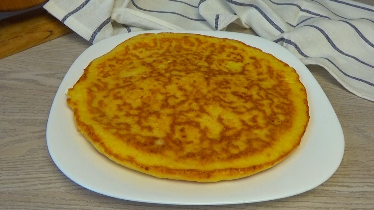 Многие из нас любят простые и незамысловатые рецепты,когда не нужно долго стоять у плиты и тратить много сил и времени на приготовления.Сегодня мой рецепт для ленивых) Всего за несколько минут из простых продуктов мы приготовим вкусный и полезный завтрак. 