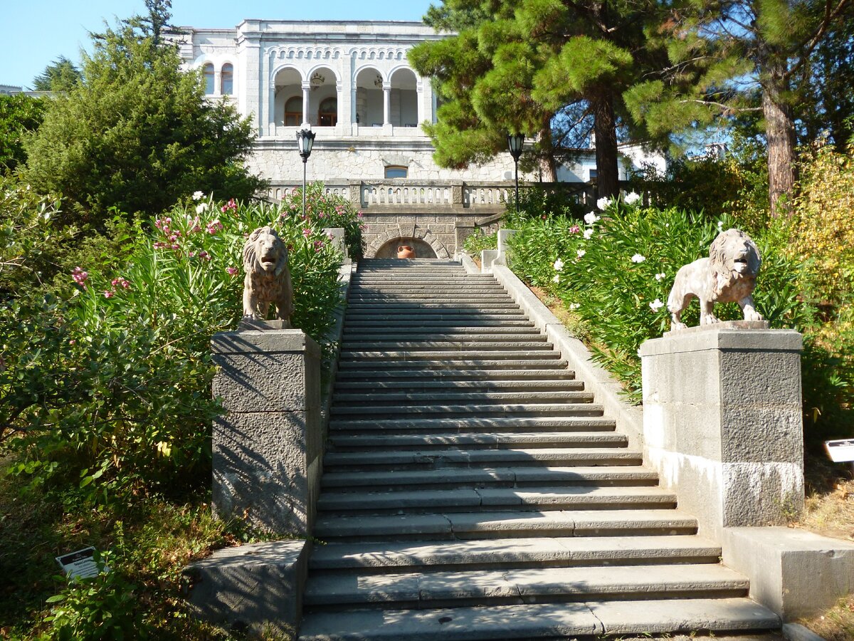 Юсуповский дворец в ялте фото