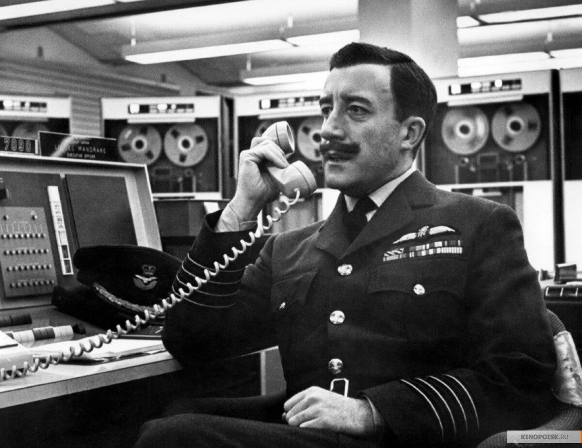 Рецензия на фильм «Доктор Стрейнджлав, или Как я научился не ...