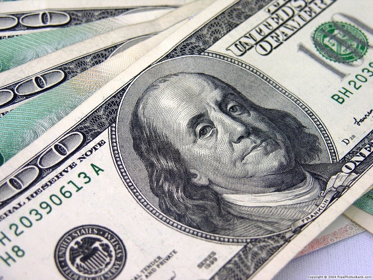 1400 долларов. Доллар. Доллар купюра. Купюры доллары и евро