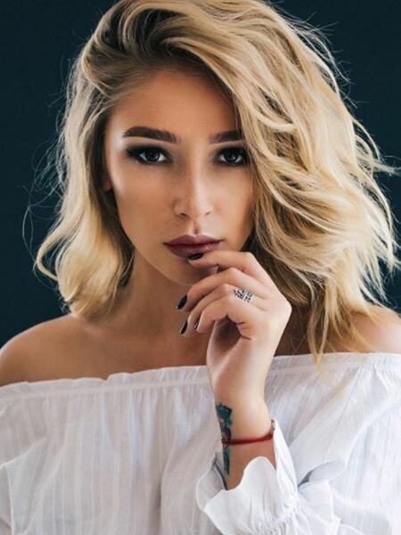 Имя: Настя Ивлеева (Nastya Ivleeva). День рождения: 8 марта 1991 (29 лет) Место рождения: Ленинград 