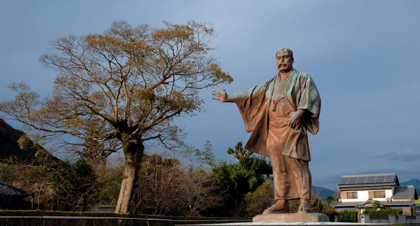 Памятник Ятаро Ивасаки