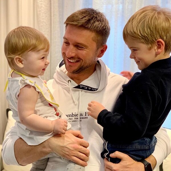Сергей Лазарев с детьми