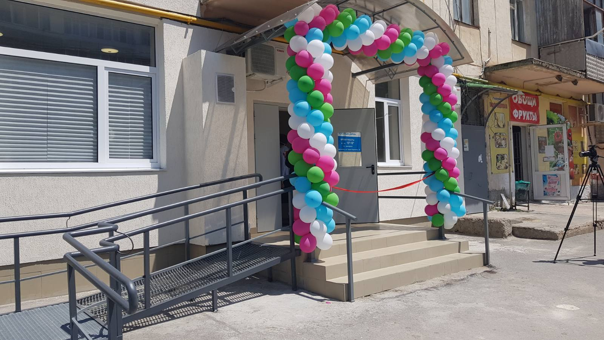 Правительство города поддержало СРОО "Особое детство"  после погрома помещения вандалами — в кратчайшие сроки сделали ремонт.