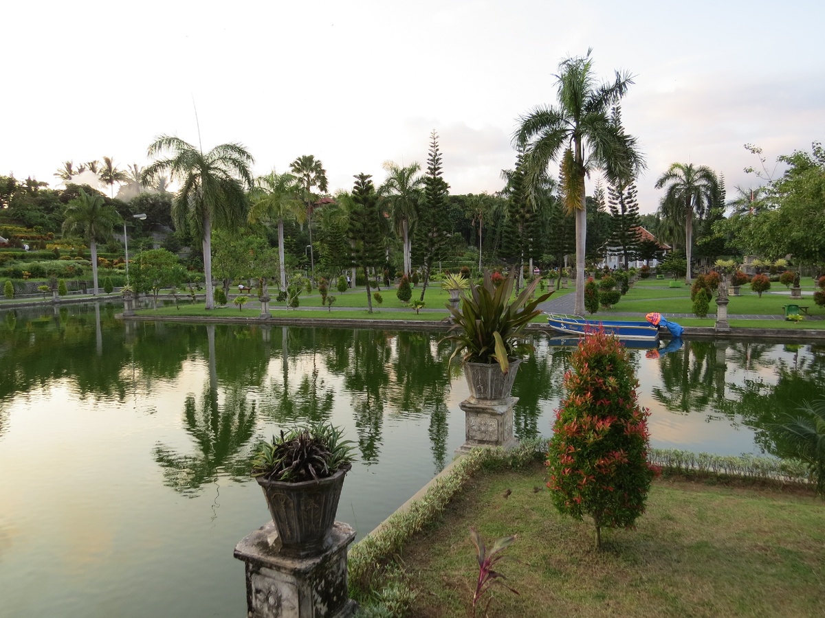 Водный дворец Уджунг