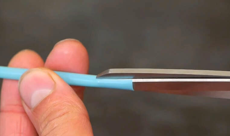 как сделать мощный предприятие в домашних условиях. термоусадка разрезанная спиралью. кг35 сечение. зажигалка для термоусадочной трубки. разрезать термоусадку.