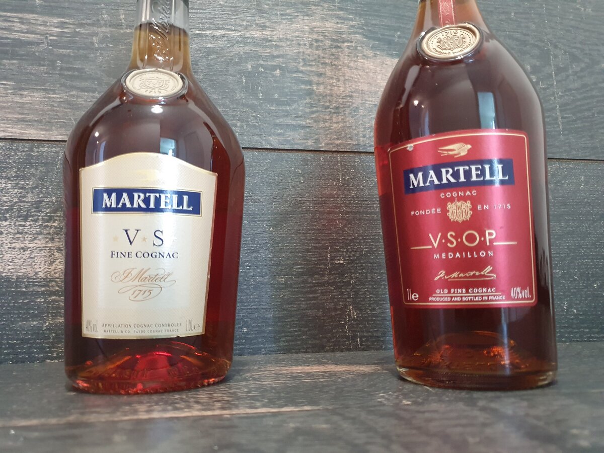 Бутылки Martell до смены дизайна. Мне так нравилось больше, а вам?