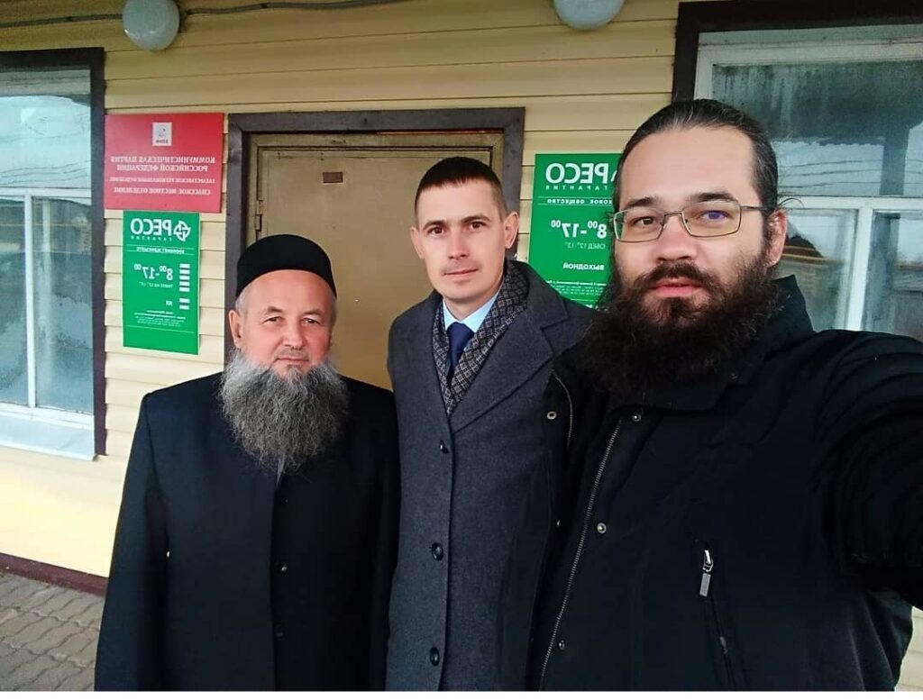 Склад гуманитарной помощи будет работать при поддержке администрации города и управления мусульман. Фото: предоставлено отцом Алексием.