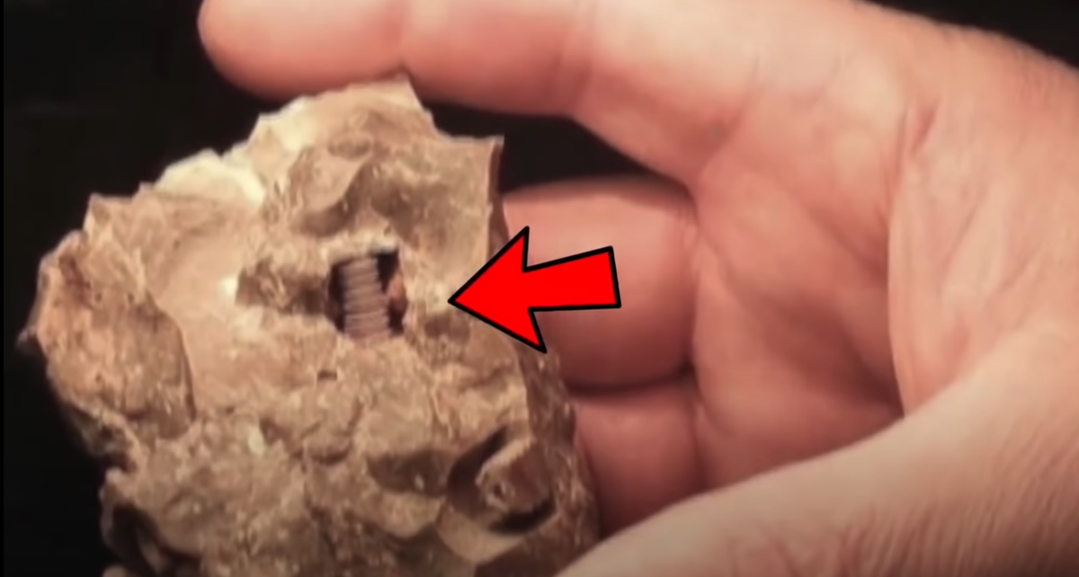 болт в камне