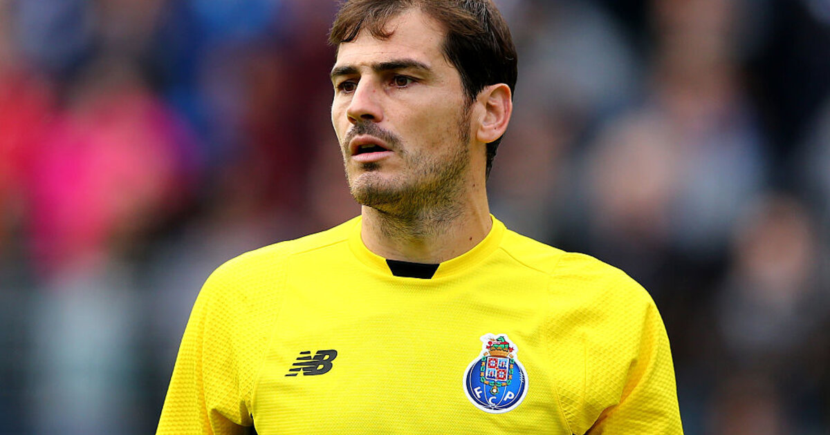 Икер Касильяс в форме Порту.