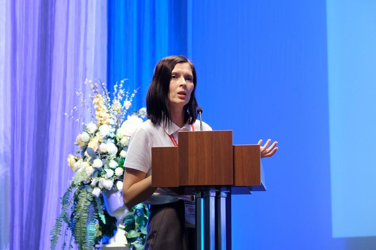 Ирина Александровна рассказала о о роли личности педагога в современном образовательном процессе, о высоких стандартах, которые задают нам во многих областях подкованные дети.