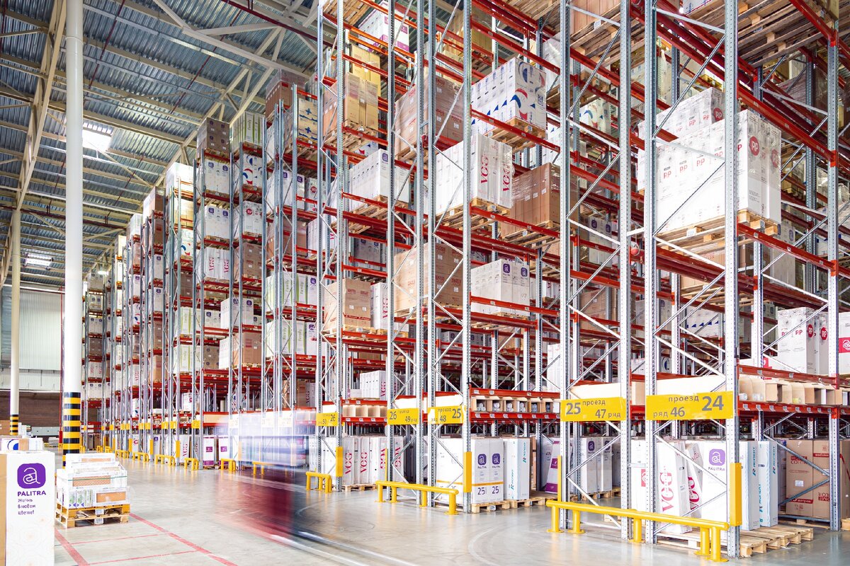 Так обои хранятся на нашем складе