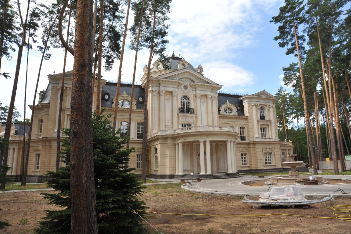 ООО "Роскошные дома".  Дом в Барвихе