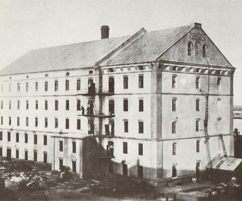 Мельница Гергардта в период её работы .