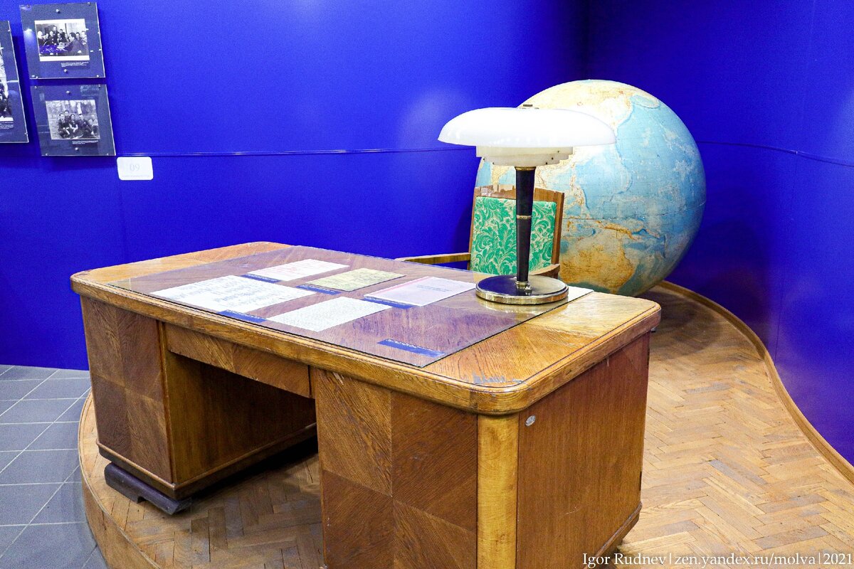 Стол, за которым трудился Королев. Сейчас находится в Музее первого полета в городе Гагарин