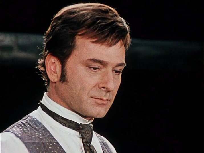 В фильме «12 стульев». lifeactor.ru