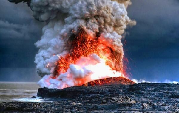 Подводный вулкан
