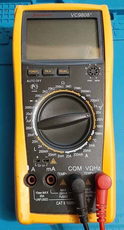 VC9808+ конечно классом по выше уже может больше величин измерять